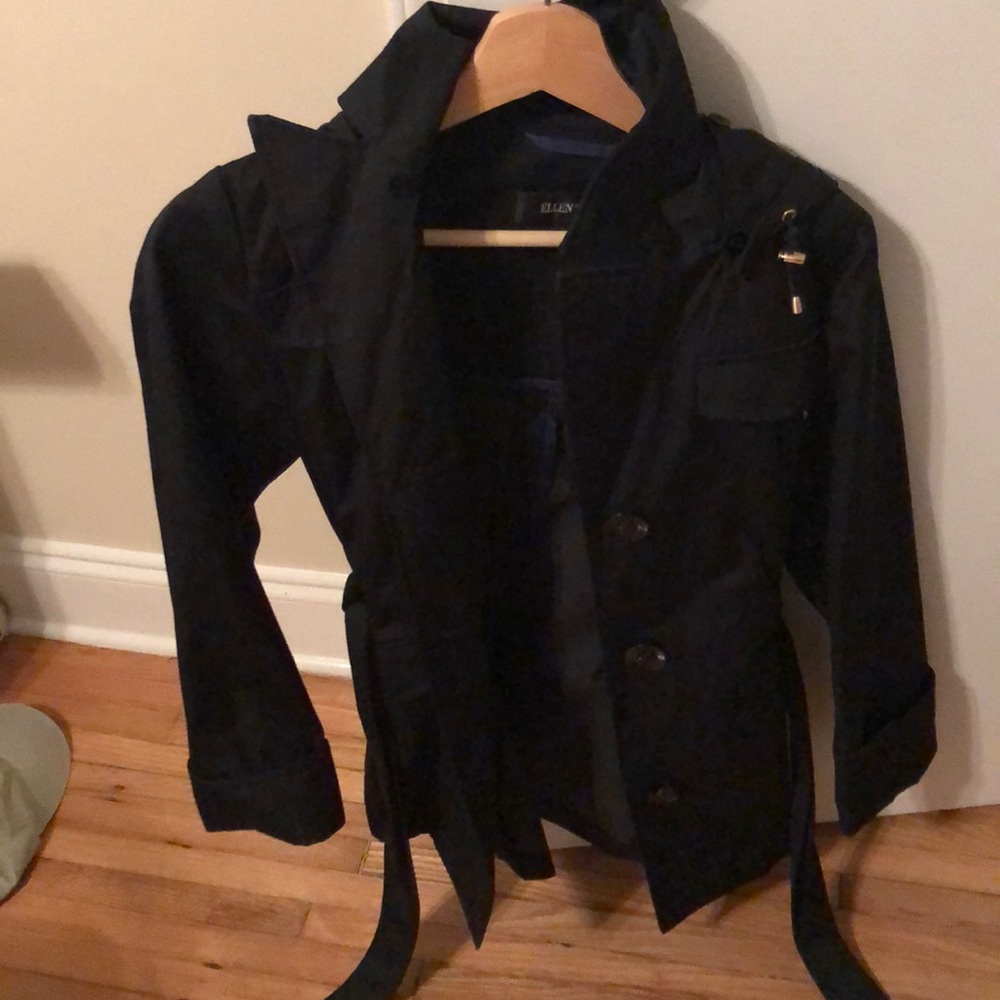 Short trench coat